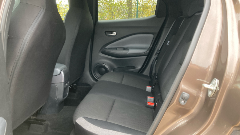 Nissan Juke 1.0 DiG-T 114 N-Connecta 5dr DCT Petrol Hatchback